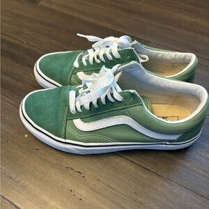 Vans Women's Sneakers in Green and White